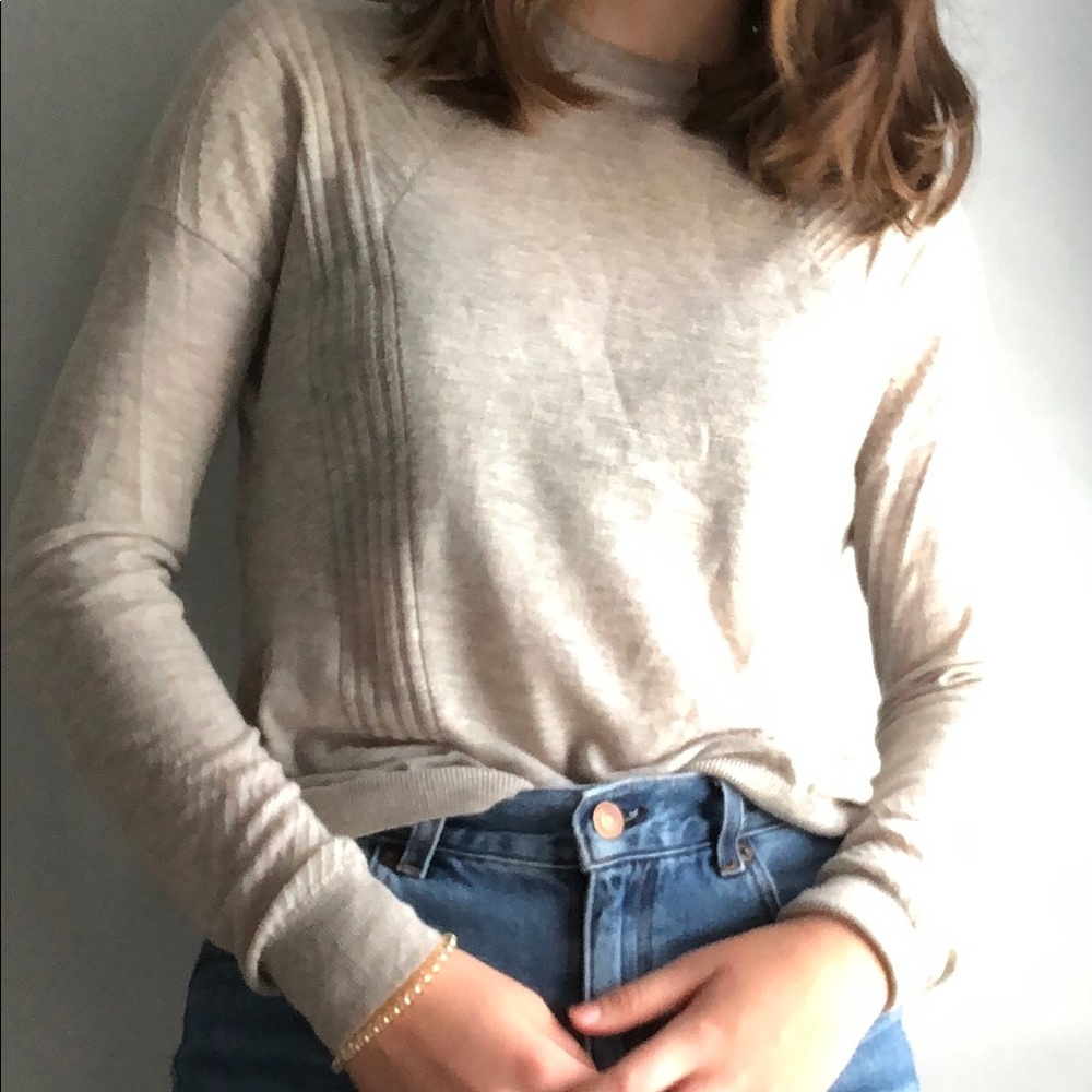 Long sleeve light sweater